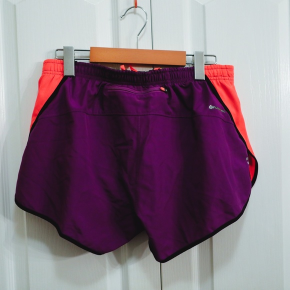 THE NORTH FACE - FlashDry Running Shorts - Medium - Picture 5 of 6